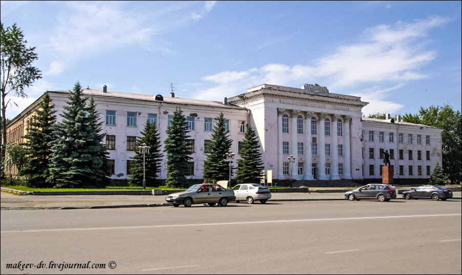 маш строит.png